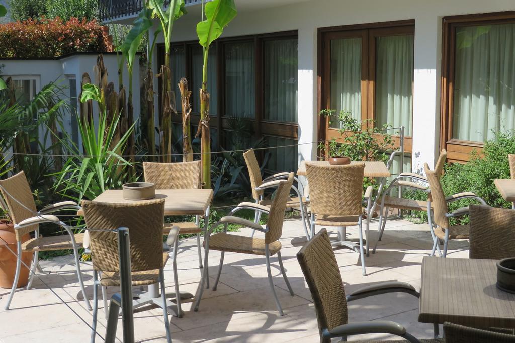 Hotel Bristol Riva del Garda Exterior foto