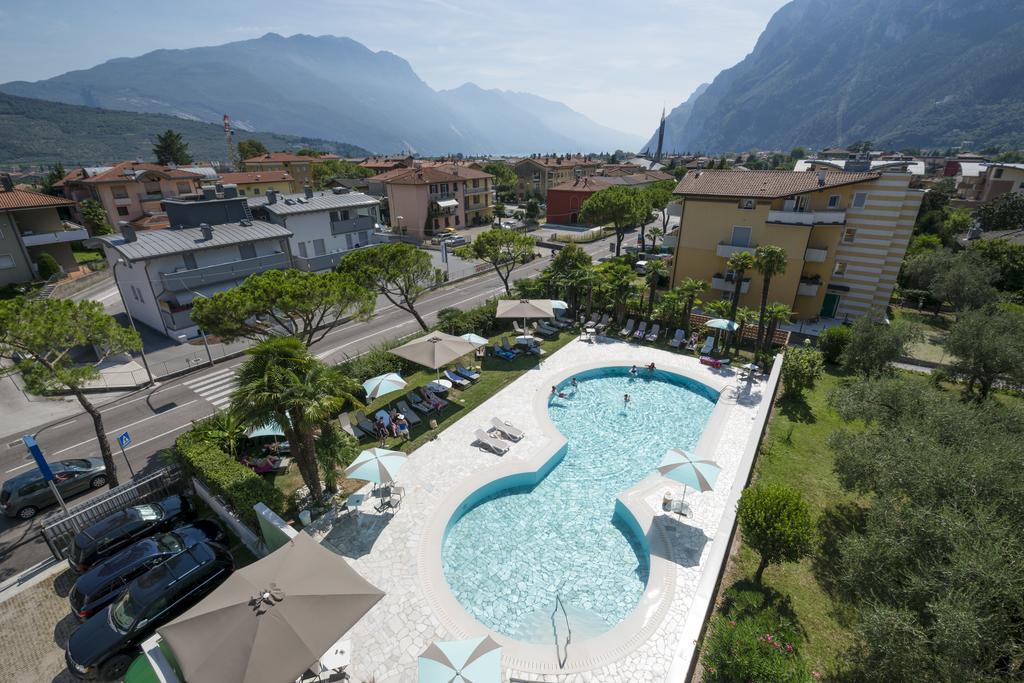 Hotel Bristol Riva del Garda Exterior foto