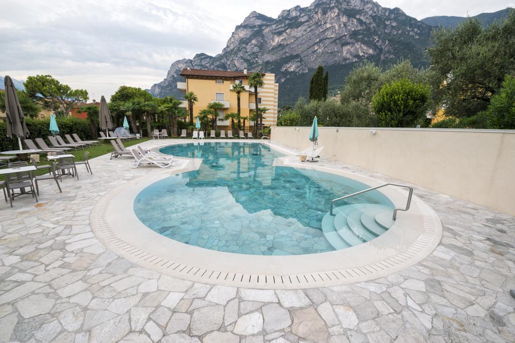 Hotel Bristol Riva del Garda Exterior foto