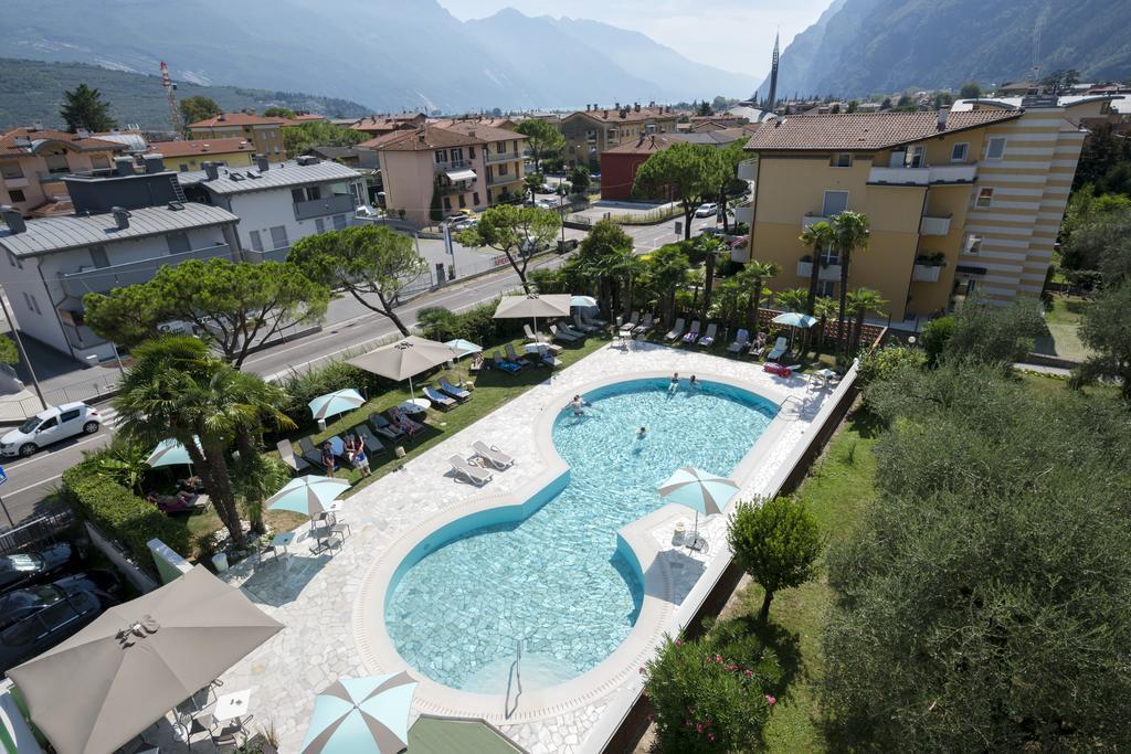Hotel Bristol Riva del Garda Exterior foto