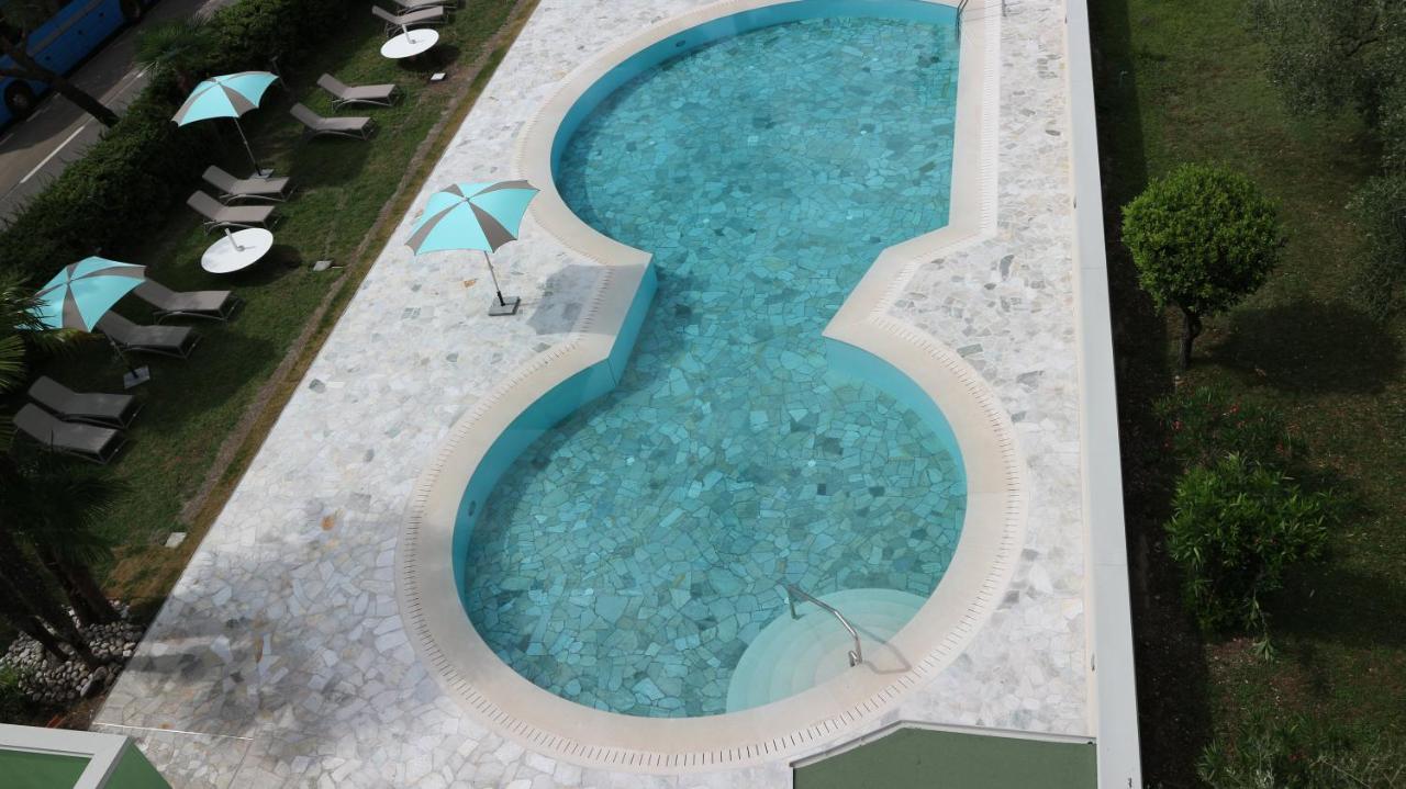 Hotel Bristol Riva del Garda Exterior foto